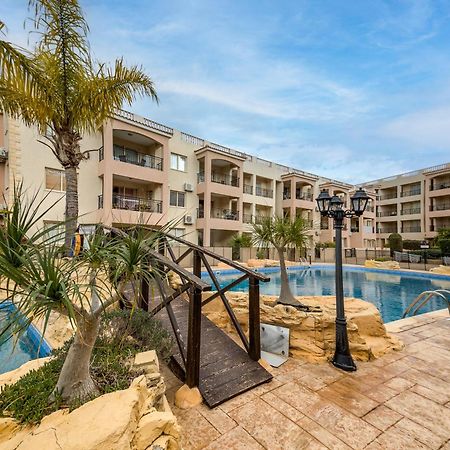 Sunny View - A Stunning Apartment With Private Rooftop Paphos Exterior photo