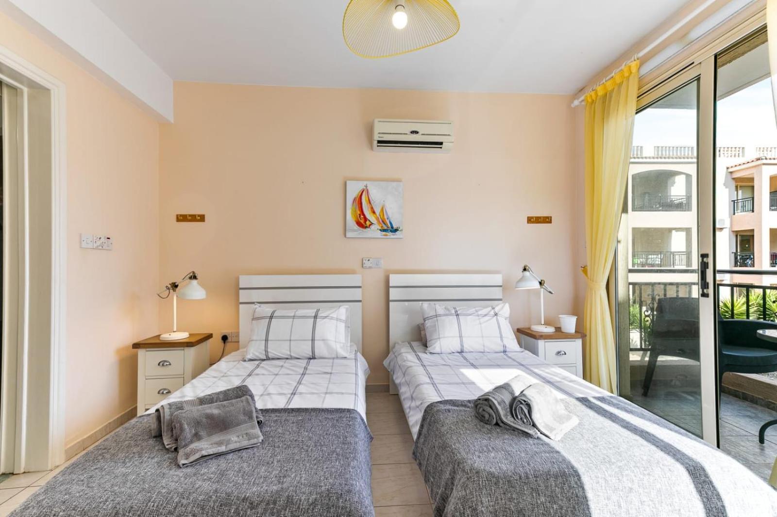 Sunny View - A Stunning Apartment With Private Rooftop Paphos Exterior photo